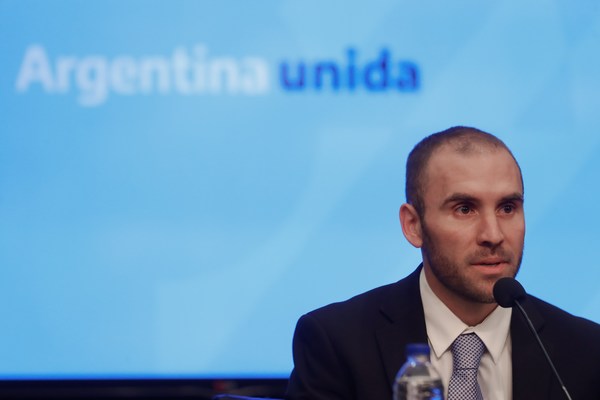 El ministro de Economía argentino inicia una gira por Europa para renegociar deuda - MarketData