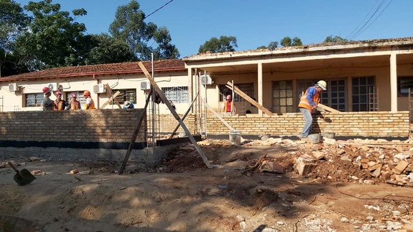 Gobernación de Caazapá continúa con las obras en el área de salud y educación - Noticiero Paraguay