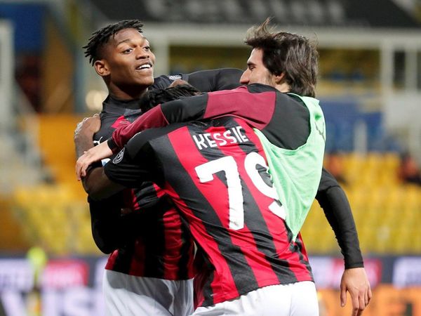El Milan blinda su segunda plaza pese a la expulsión de Ibrahimovic
