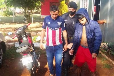 Detienen a motochorros tras intentar asaltar a un hombre que realizaba caminata - ABC en el Este - ABC Color