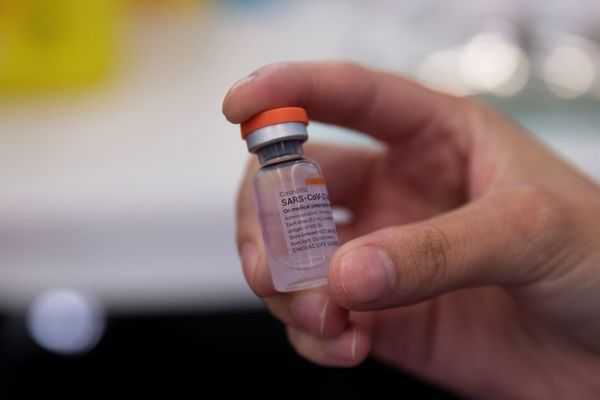 Ecuador recibe el mayor cargamento de vacunas de China contra la covid-19 - Mundo - ABC Color
