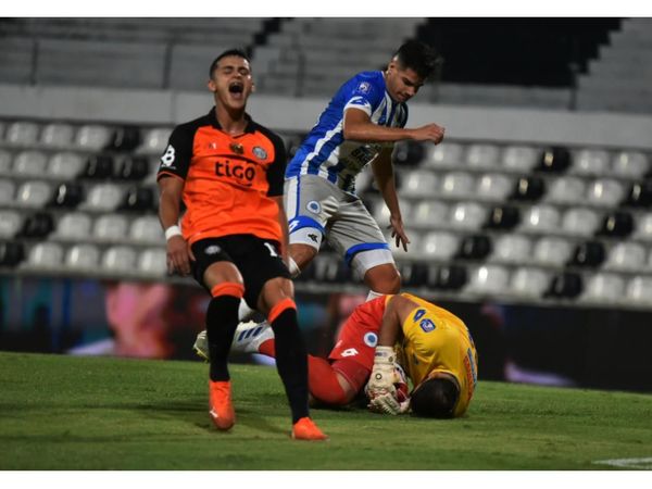 El “12” complicó a Olimpia