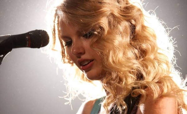 Diario HOY | Taylor Swift recupera su música con el relanzamiento de "Fearless"