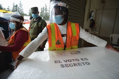 Arranca balotaje para elegir presidente en Ecuador - Mundo - ABC Color