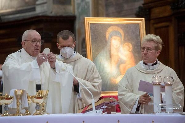 El Papa dice que compartir y ayudar “no es comunismo, sino cristianismo puro” - Mundo - ABC Color