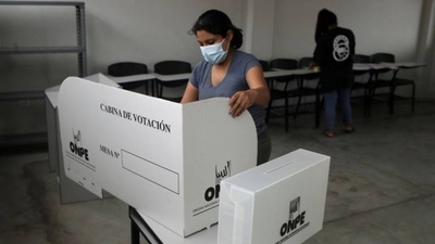 Diario HOY | Abren los colegios electorales en Perú para comicios marcados por el covid