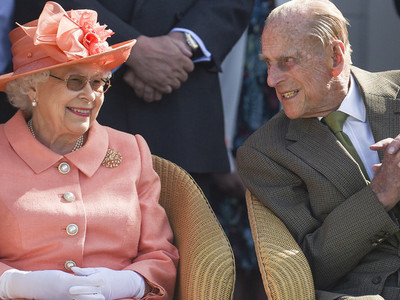 El príncipe Andrés reveló qué dijo la reina Isabel tras la muerte del duque de Edimburgo | Ñanduti