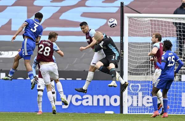 El West Ham se mantiene en zona de Champions - Fútbol - ABC Color