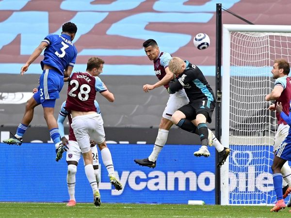 El West Ham de Balbuena se mantiene en zona de Champions