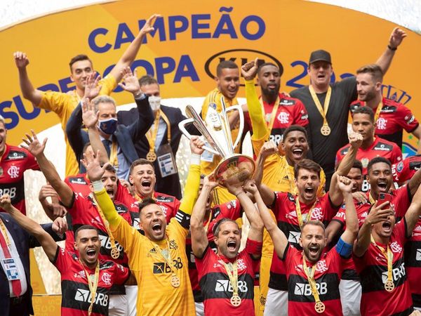 Flamengo deja a Gustavo Gómez sin la Supercopa