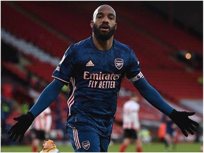 El Arsenal, sin Odegaard, reacciona a costa del colero