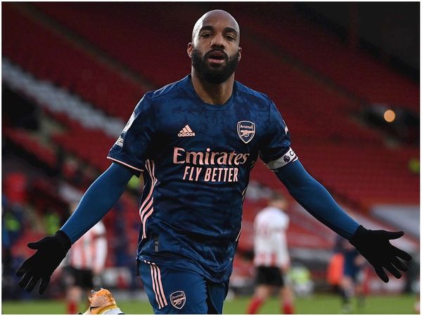 El Arsenal, sin Odegaard, reacciona a costa del colero