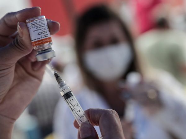 Brasil concluye vacunación de ciudad entera en experimento