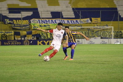 Luqueño y Cerro firman un partidazo en la República