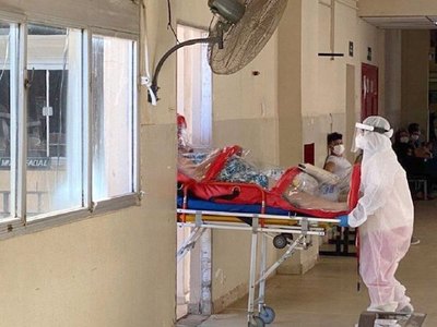 Crónica / Consiguió terapia luego de llorarle al Ministro