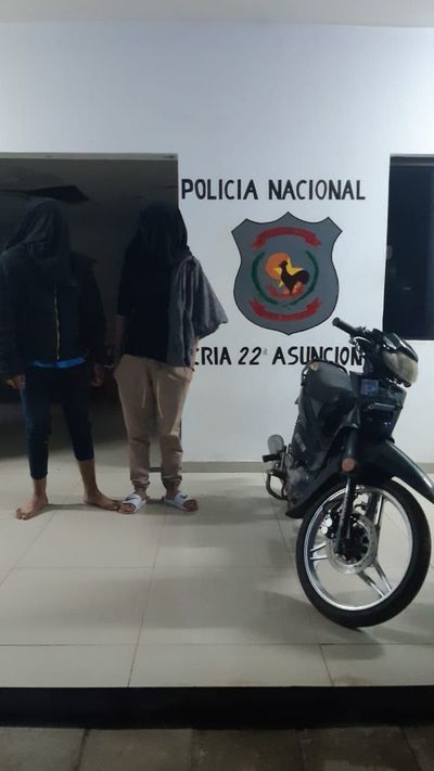 Recuperan moto robada y víctima identifica sus vecinos como los ladrones - Nacionales - ABC Color