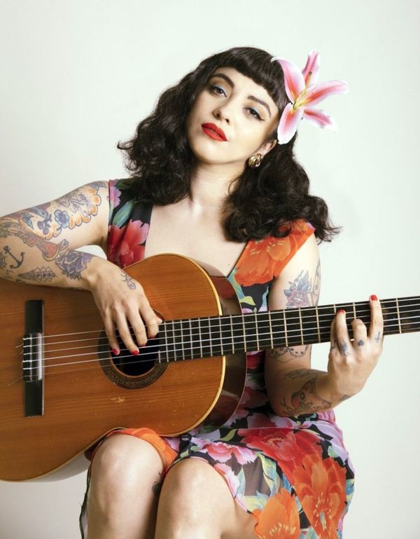 Mon Laferte reivindica el feminismo en sus canciones pese al “rechazo” - Espectáculos - ABC Color
