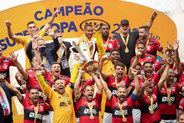 Flamengo deja a Gustavo Gómez sin la Supercopa