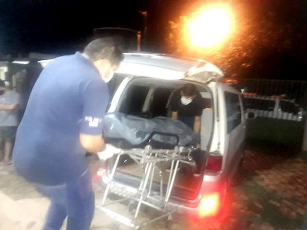 Sicarios motorizados matan a tiros a una mujer en presunto crimen pasional