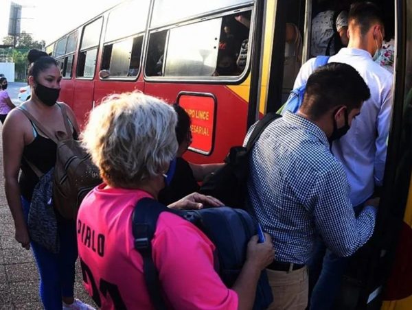 Flota de buses de transporte opera en un 72% y 82% · Radio Monumental 1080 AM