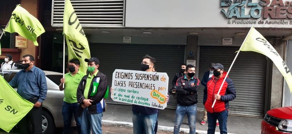 Gremio docente pide suspensión de clases ante suba de contagios y muertes por COVID-19