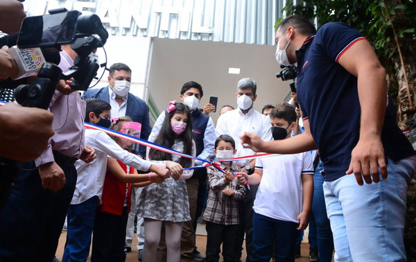 Inauguran Pabellón Infantil UTI con ocho camas en CDE - Noticiero Paraguay