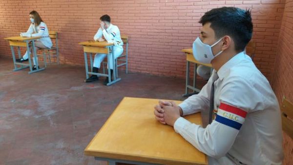 Se reduce cantidad de alumnos en clases presenciales por aumento de casos