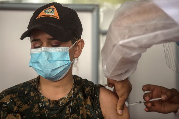 Guatemala suma 7.020 muertes por la covid-19 y el Gobierno pide reflexión - MarketData