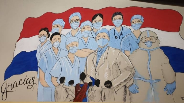 Diario HOY | Rinden homenaje a profesionales de blanco de Concepción a través de pinturas en murales