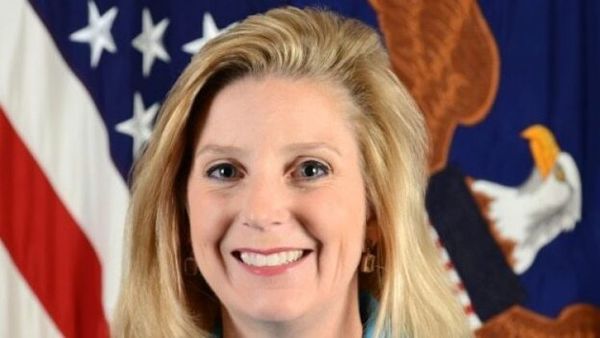 Biden nombrará a la primera mujer para el cargo de secretaria del Ejército