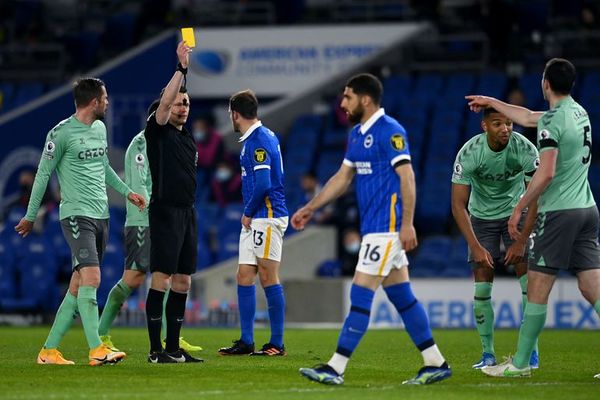 Everton no pase del empate en Brighton y casi se despide del sueño de ‘Champions’ - Fútbol - ABC Color