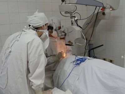 Realizan primer trasplante de membrana amniótica en paciente oftalmológico - Nacionales - ABC Color
