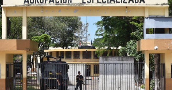 La Nación / Condenan a 10 años de cárcel a un hombre que, estando preso, maltrató y abusó de su hijo