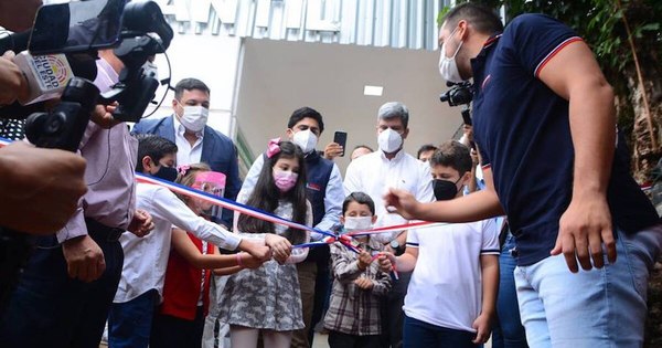 La Nación / CDE: Inauguran pabellón infantil UTI con 8 camas