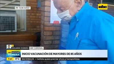 Arranca vacunación a mayores de 85 años en el IPS 12 de junio - ABC Noticias - ABC Color
