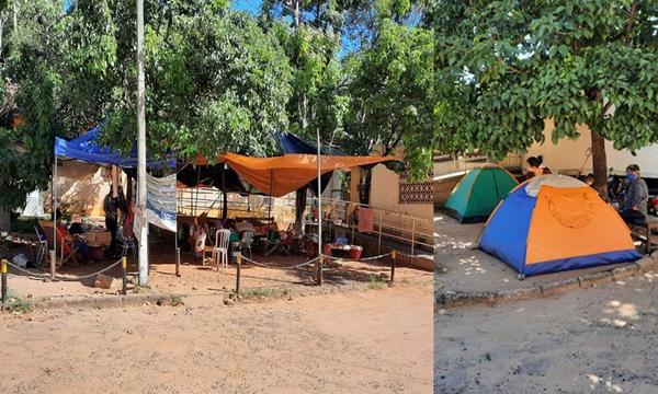 Ciudadanos se organizan para llevar alimentos a familiares de pacientes internados por Covid – Prensa 5