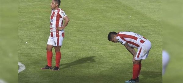 Futbolistas de Bolivia amenazan con paralizar el torneo único