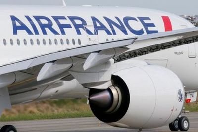 Francia suspende vuelos con origen o destino a Brasil