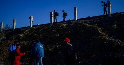 La Nación / El tortuoso e incierto viaje de los migrantes hacia EEUU