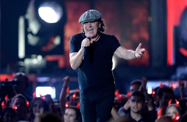Brian Johnson publicará un libro con sus memorias al frente de AC/DC - Música - ABC Color