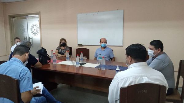 Buscan actualizar la legislación que regula a la tripulación de embarcaciones - Nacionales - ABC Color