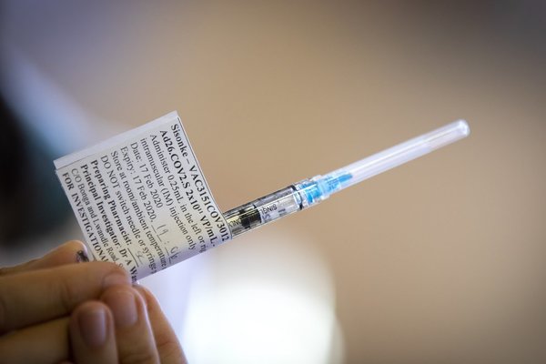 Funcionarios de salud recibieron por error otra marca de vacunas en la segunda dosis - Megacadena — Últimas Noticias de Paraguay