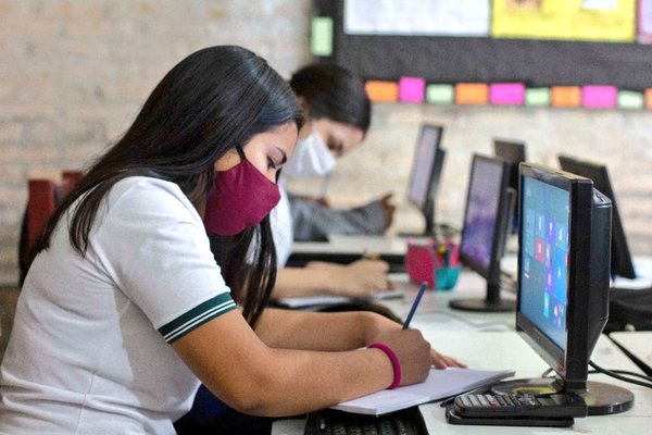 MEC recomendó a comunidades educativas comprometidas por COVID optar clases virtuales