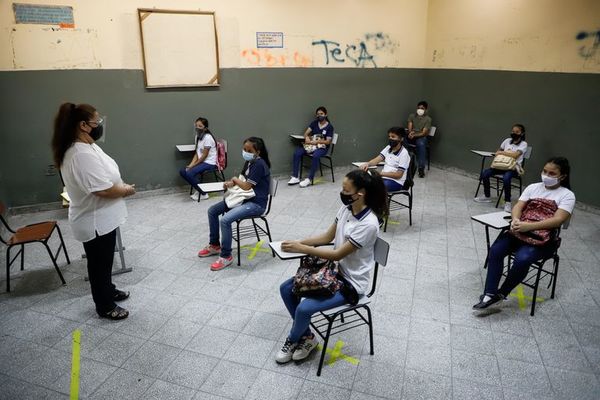 Gremios de padres discrepan sobre suspensión de clases presenciales - Nacionales - ABC Color