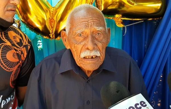 San Pedro: don Julio cumplió 102 años y lo celebró en modo covid
