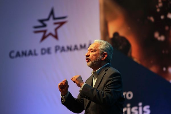 El Canal de Panamá pospone para junio nuevas tarifas de cupos de reservas - MarketData