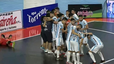 Los penales complacen a Villarrica