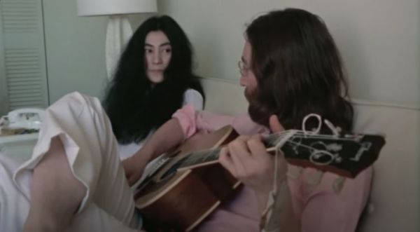 Sale a la luz un nuevo video de John Lennon ensayando