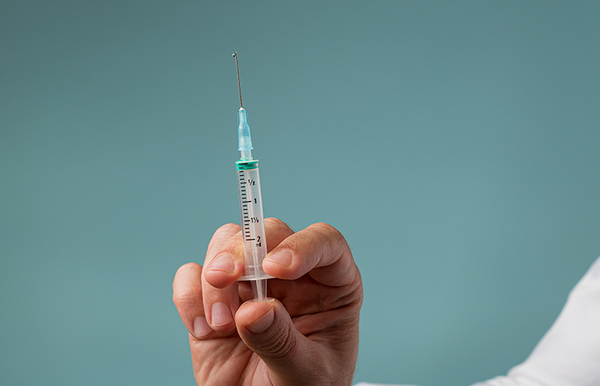 Johnson & Johnson se suspende la vacunación contra el coronavirus tras seis casos de trombosis EEUU | OnLivePy
