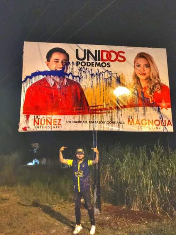 Conocido PATOTERO destruye propaganda ELECTORAL